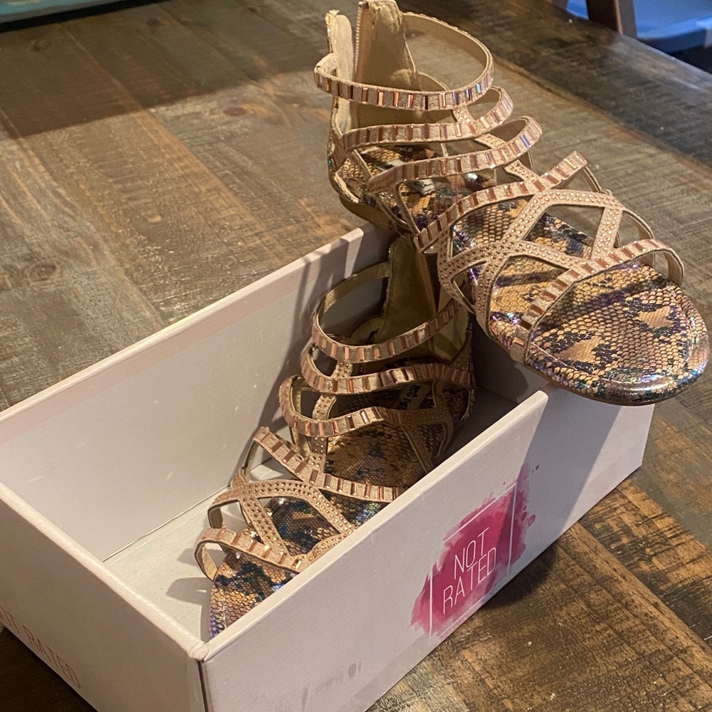 Not Rated Womens  Strappy Sandals - Brown and Tan snake print